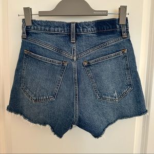 Abercrombie Curve Love High Rise Mom Short Size 25 Medium Destroy